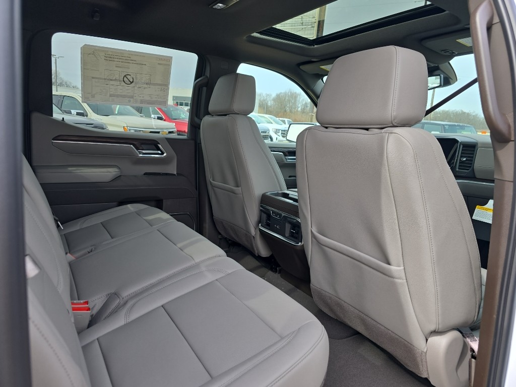 2026 GMC Sierra 1500 SLT - Photo 15