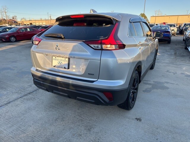 2025 Mitsubishi Eclipse Cross LE photo 3
