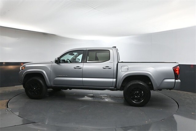 2020 Toyota Tacoma SR5 photo 2