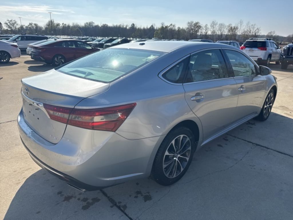 Used 2016 Toyota Avalon XLE Sedan
