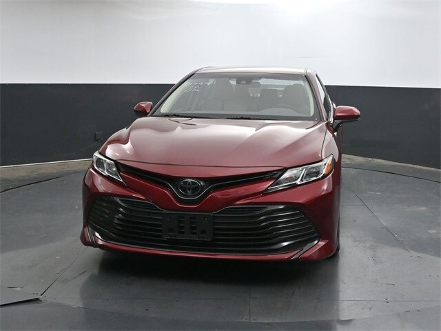 2020 Toyota Camry LE photo 2