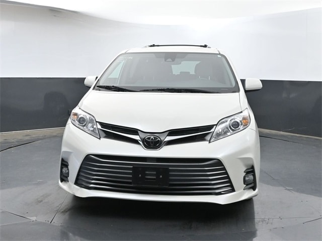 Used 2020 Toyota Sienna XLE with VIN 5TDYZ3DC7LS054041 for sale in Tupelo, MS