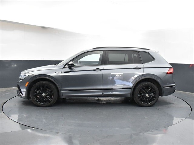 2022 Volkswagen Tiguan SE R-Line Black photo 3