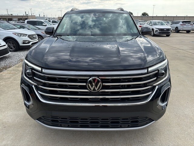 2024 Volkswagen Atlas SE Technology photo 2