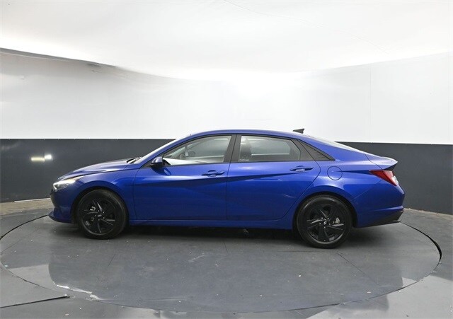 2023 Hyundai Elantra Blue photo 4