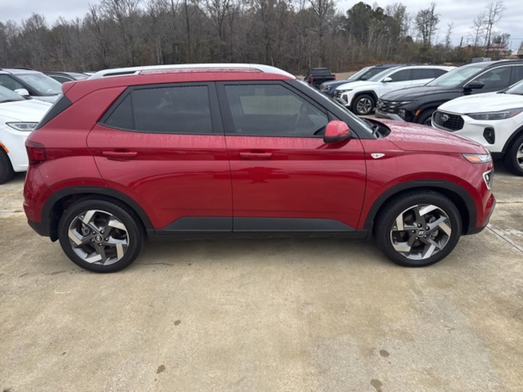 Certified 2022 Hyundai Venue Limited SUV
