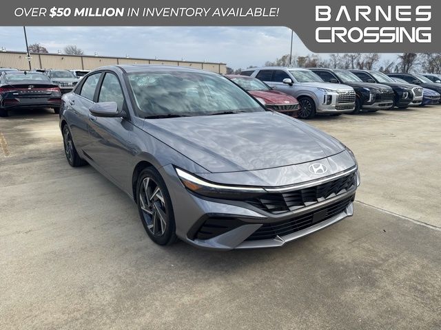 2024 Hyundai Elantra SEL's photo