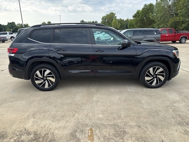 2024 Volkswagen Atlas SE Technology photo 4