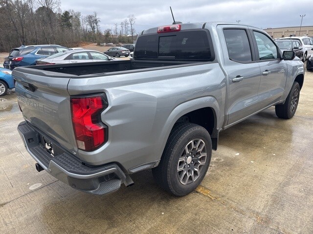 2023 Chevrolet Colorado LT photo 3