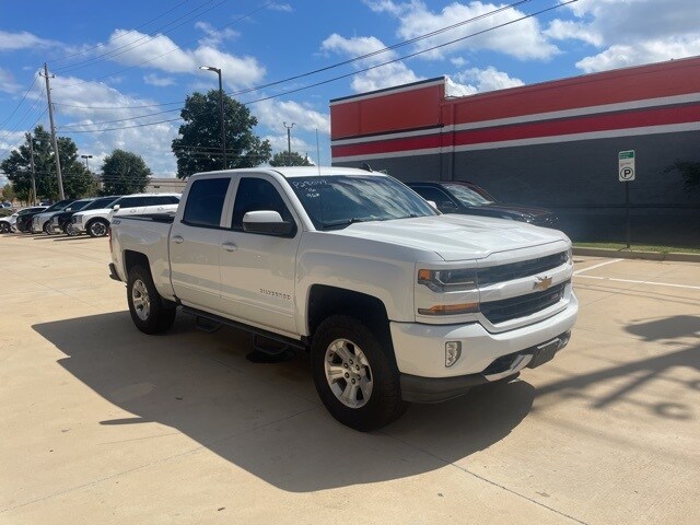 2016 Chevrolet Silverado 1500 LT photo 3