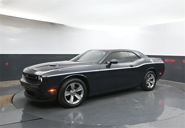 2019 Dodge Challenger SXT photo 3