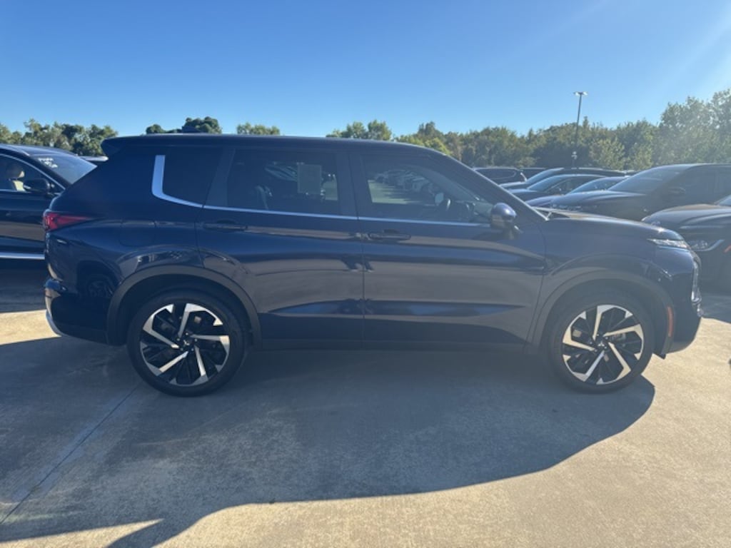 Used 2023 Mitsubishi Outlander SE SUV