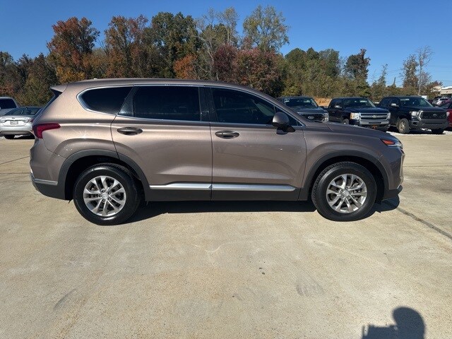 2020 Hyundai Santa Fe SEL photo 2