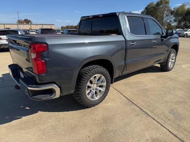2022 Chevrolet Silverado 1500 LTZ photo 2