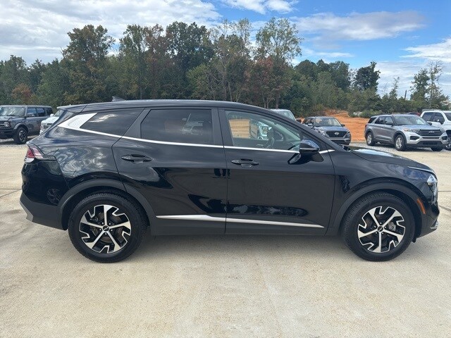 2023 Kia Sportage EX photo 2