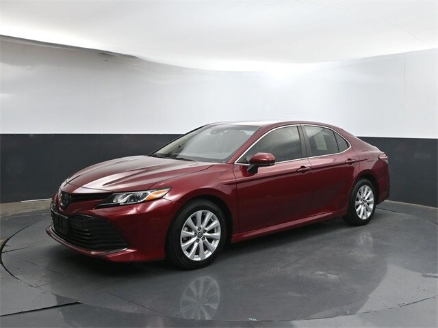 2020 Toyota Camry LE photo 3