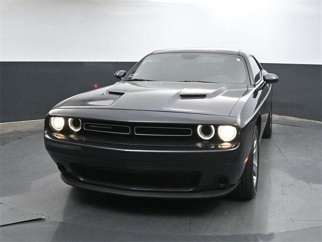 2019 Dodge Challenger SXT photo 2