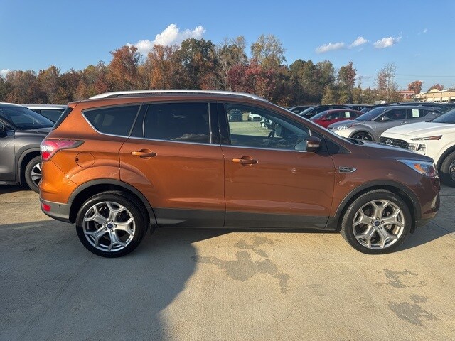 2017 Ford Escape Titanium photo 2