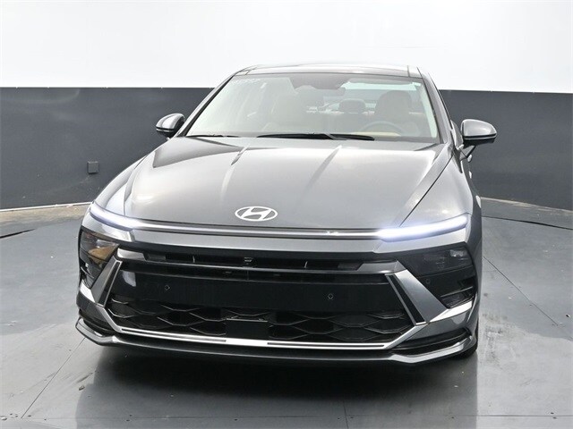 2024 Hyundai Sonata Hybrid Limited photo 2
