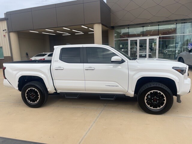 2024 Toyota Tacoma SR5 photo 2
