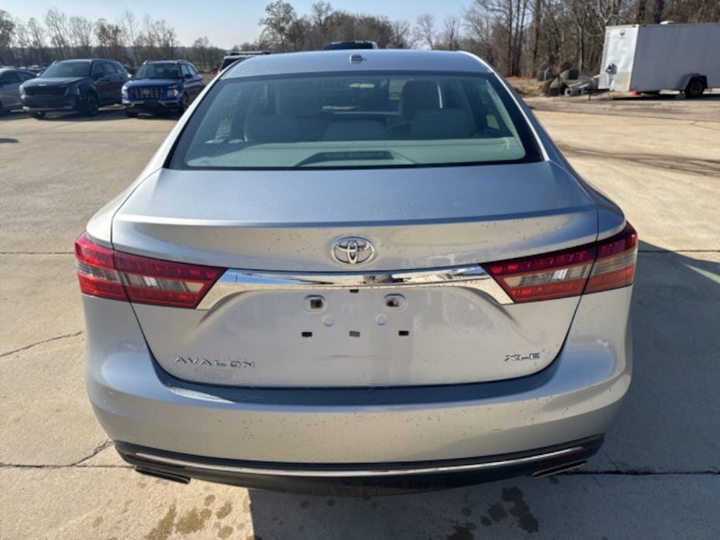 Used 2016 Toyota Avalon XLE Sedan