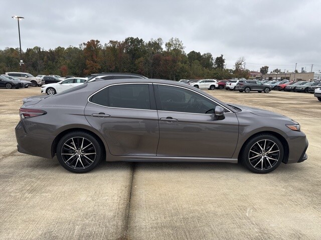 2023 Toyota Camry LE photo 2