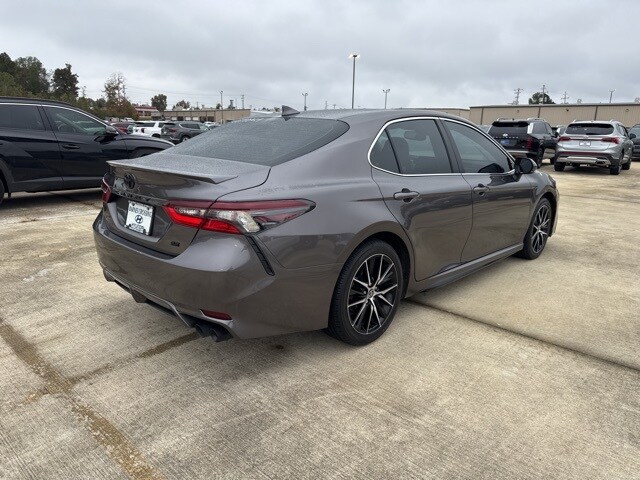 2023 Toyota Camry LE photo 3