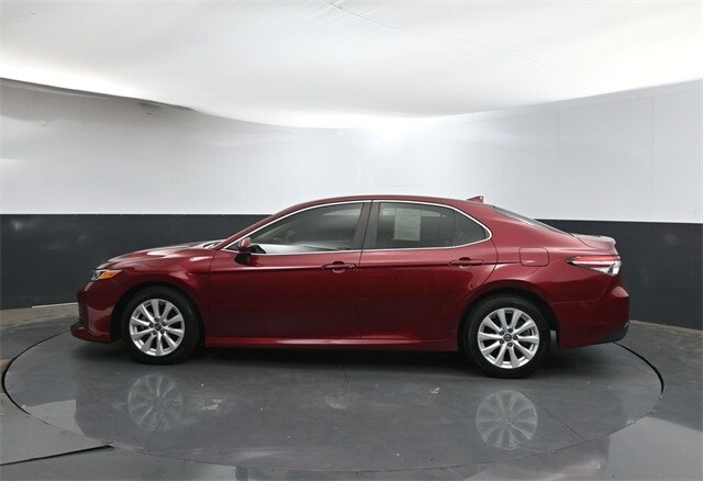 2020 Toyota Camry LE photo 4