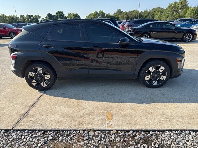 2024 Hyundai Kona SEL photo 4