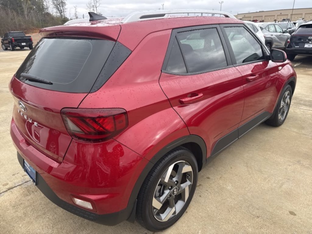 Certified 2022 Hyundai Venue Limited SUV