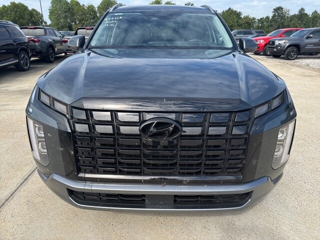 2024 Hyundai Palisade Limited photo 2