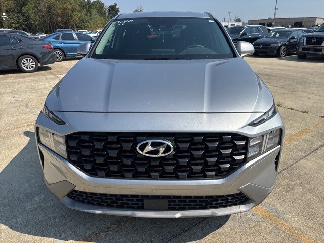 2022 Hyundai Santa Fe SE photo 2