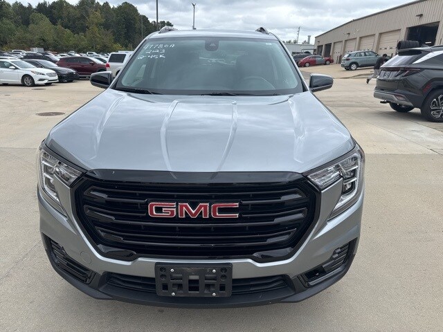 2023 Gmc Terrain SLE photo 2