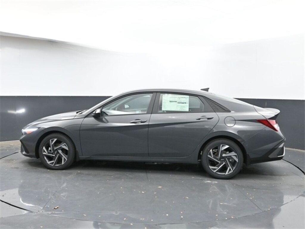 Used 2025 Hyundai Elantra SEL Sport Sedan