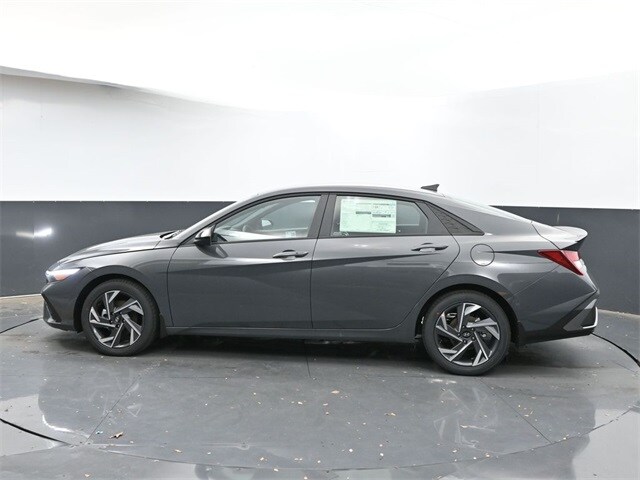2025 Hyundai Elantra SEL Sport photo 4