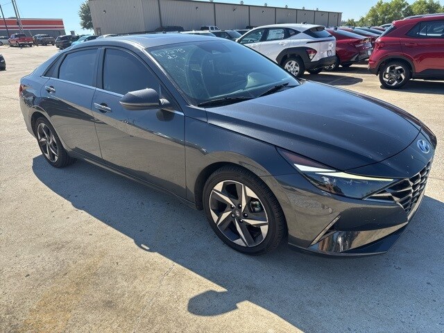 2023 Hyundai Elantra Limited photo 3