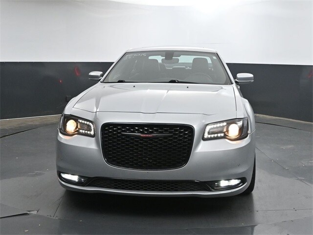 2023 Chrysler 300 S photo 2