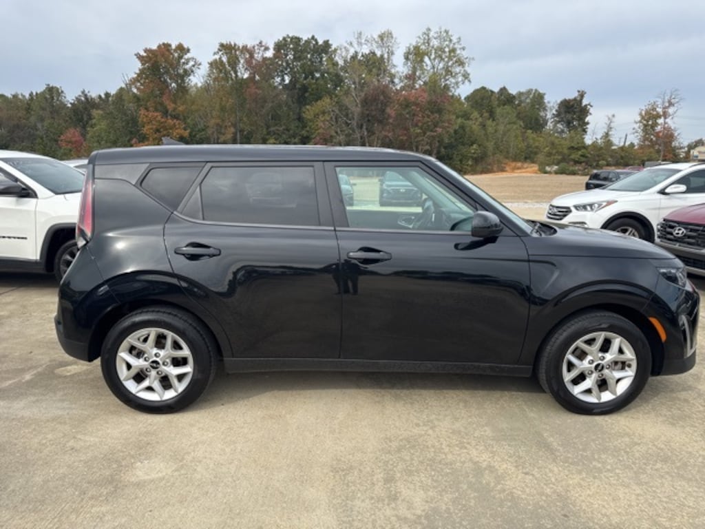 Used 2023 Kia Soul LX Hatchback