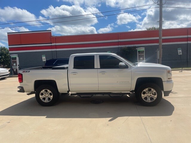2016 Chevrolet Silverado 1500 LT photo 4