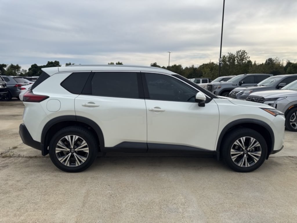 Used 2021 Nissan Rogue SV SUV