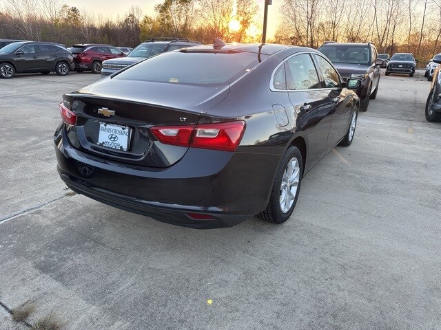 2023 Chevrolet Malibu 1LT photo 3