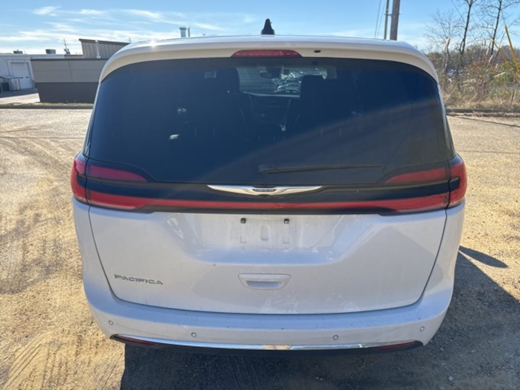 Used 2024 Chrysler Pacifica Touring L Van Passenger Van