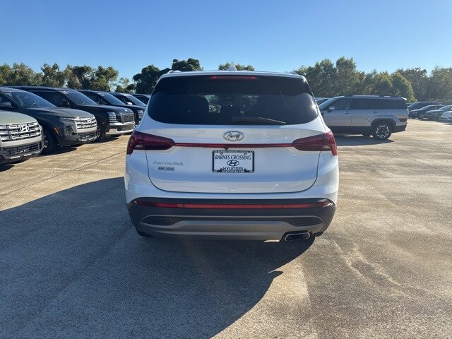 2022 Hyundai Santa Fe SE photo 2