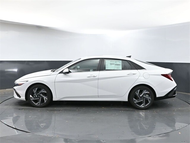 2025 Hyundai Elantra SEL Convenience photo 4