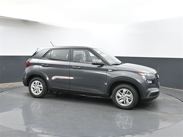 2025 Hyundai Venue SE photo 2