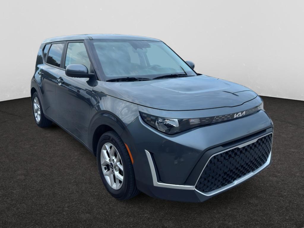 2023 Kia Soul LX photo 3
