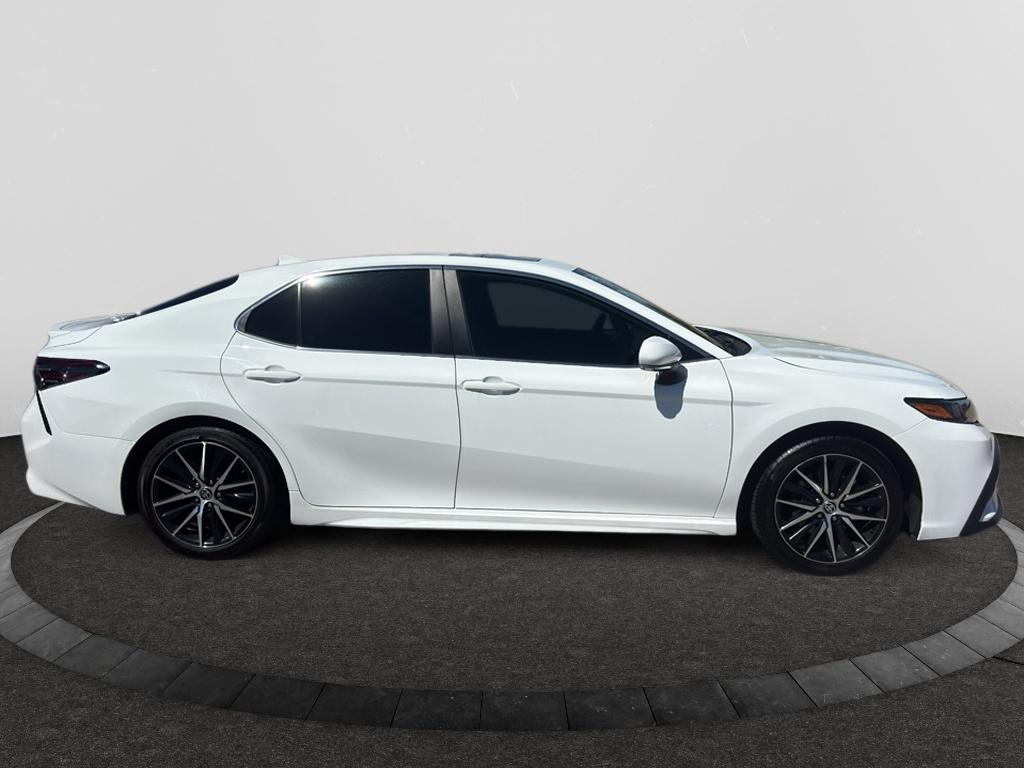 2023 Toyota Camry SE photo 4