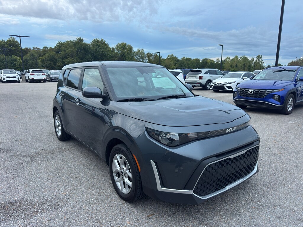 2023 Kia Soul LX photo 3