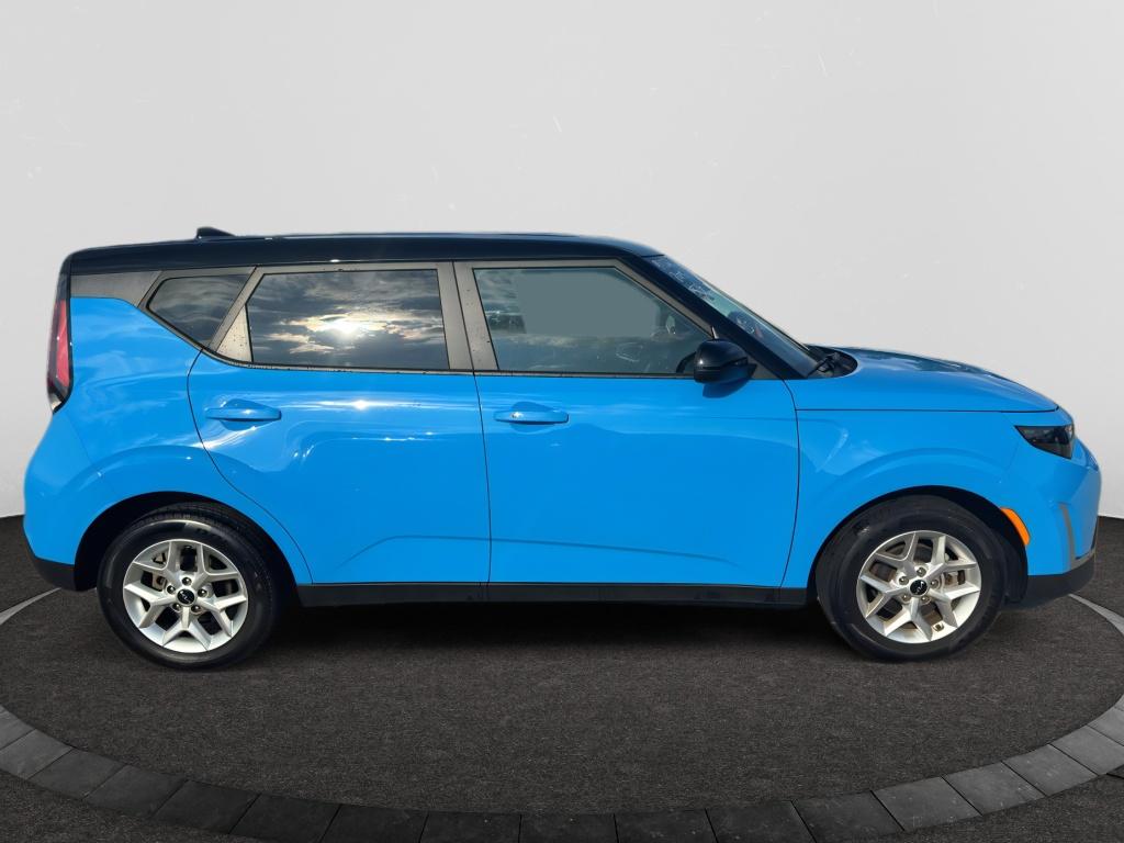 2023 Kia Soul S photo 4