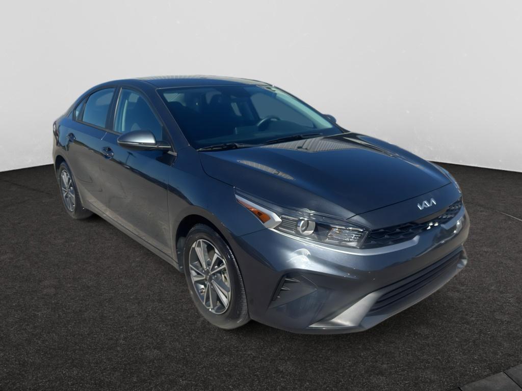 2024 Kia Forte LXS photo 3